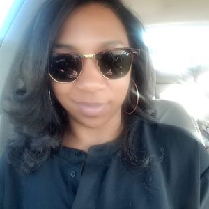 Meet your Posher, Elyse